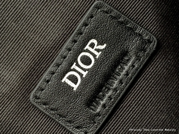Tony Luxuries Hit Road-17.55*18.5*9CM diro The 0716